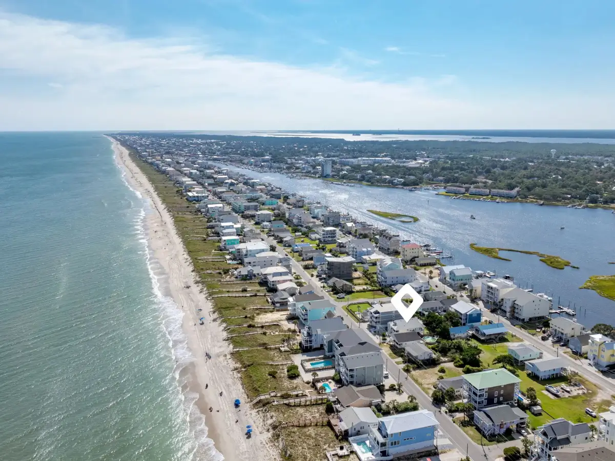 Aerial view showing Salty Dream's location